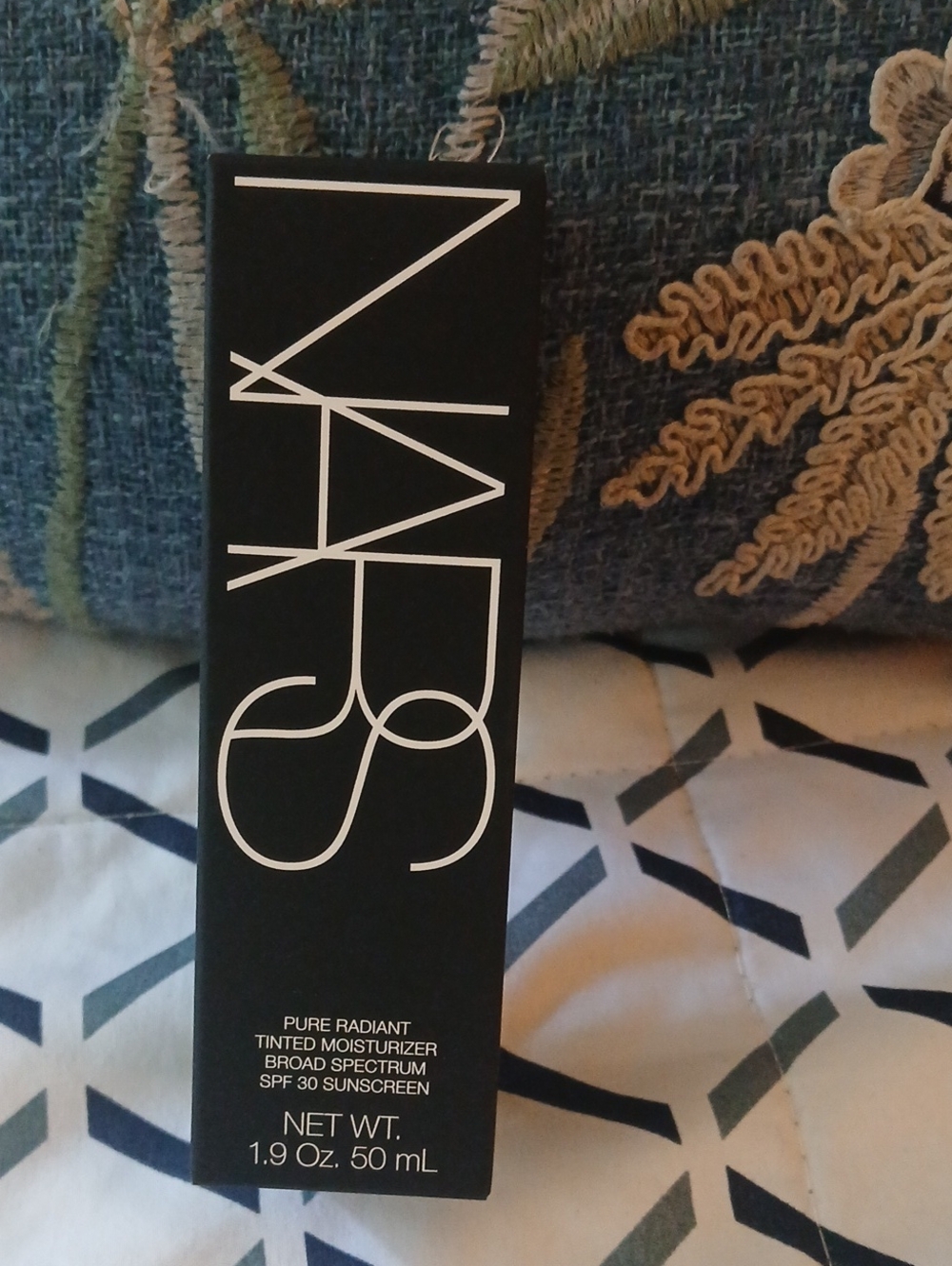 NARS Pure Radiant Tinted Moisturizer - Light 3 Groenland
